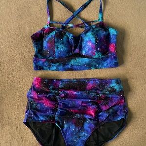 Torrid Galaxy 2 Piece Swimsuit sixe 1x/2x♥️